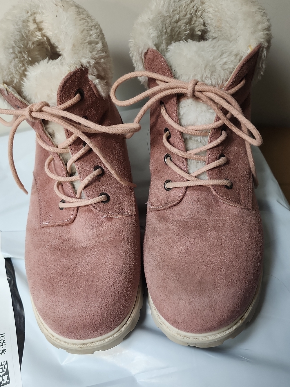 Cozy Plush Lined Lace-Up Boots in Dusty Pink Suede Girls  Size 5 Womens Size 7